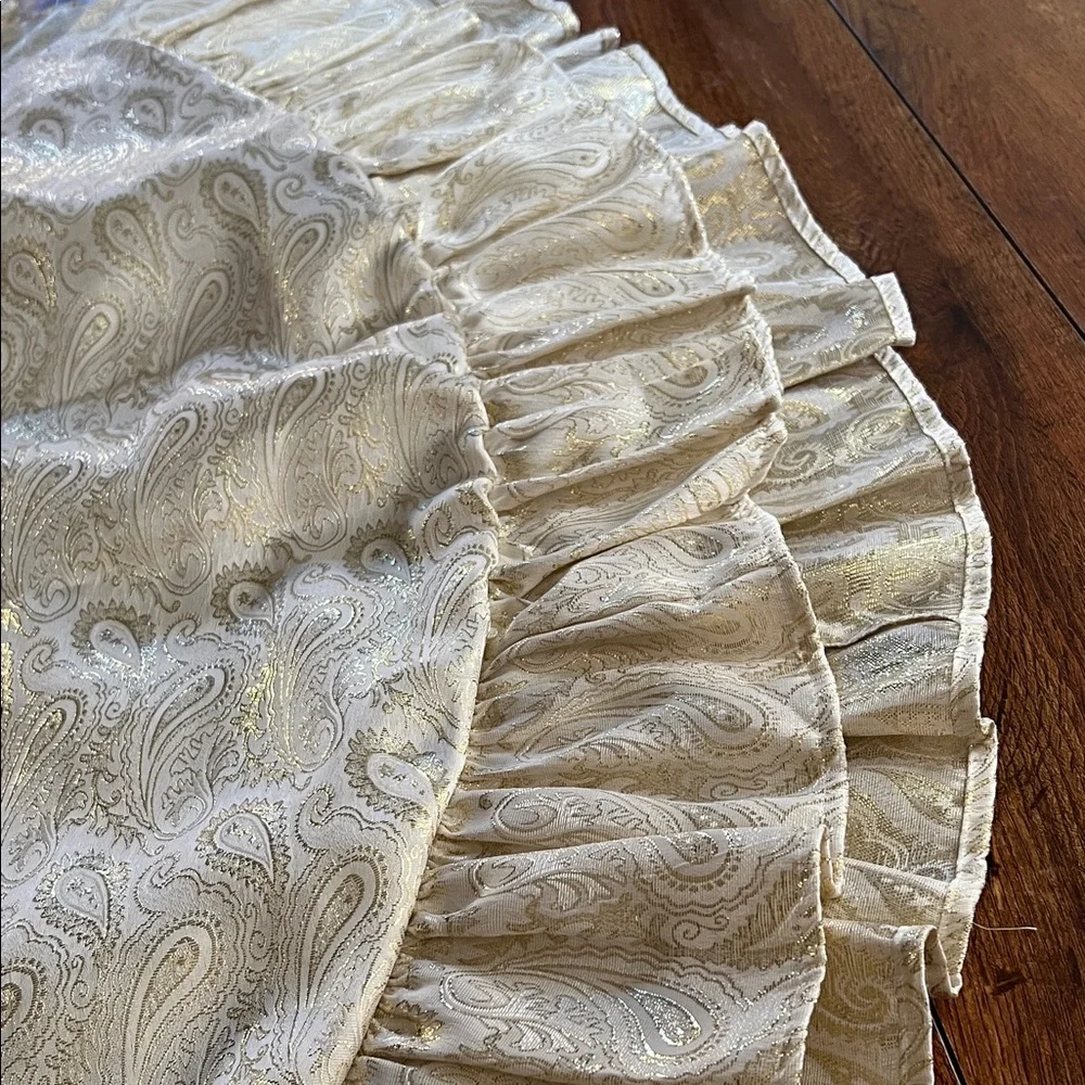 Macy's Cream Ruffled Tree Skirt - Picture 2 of 3